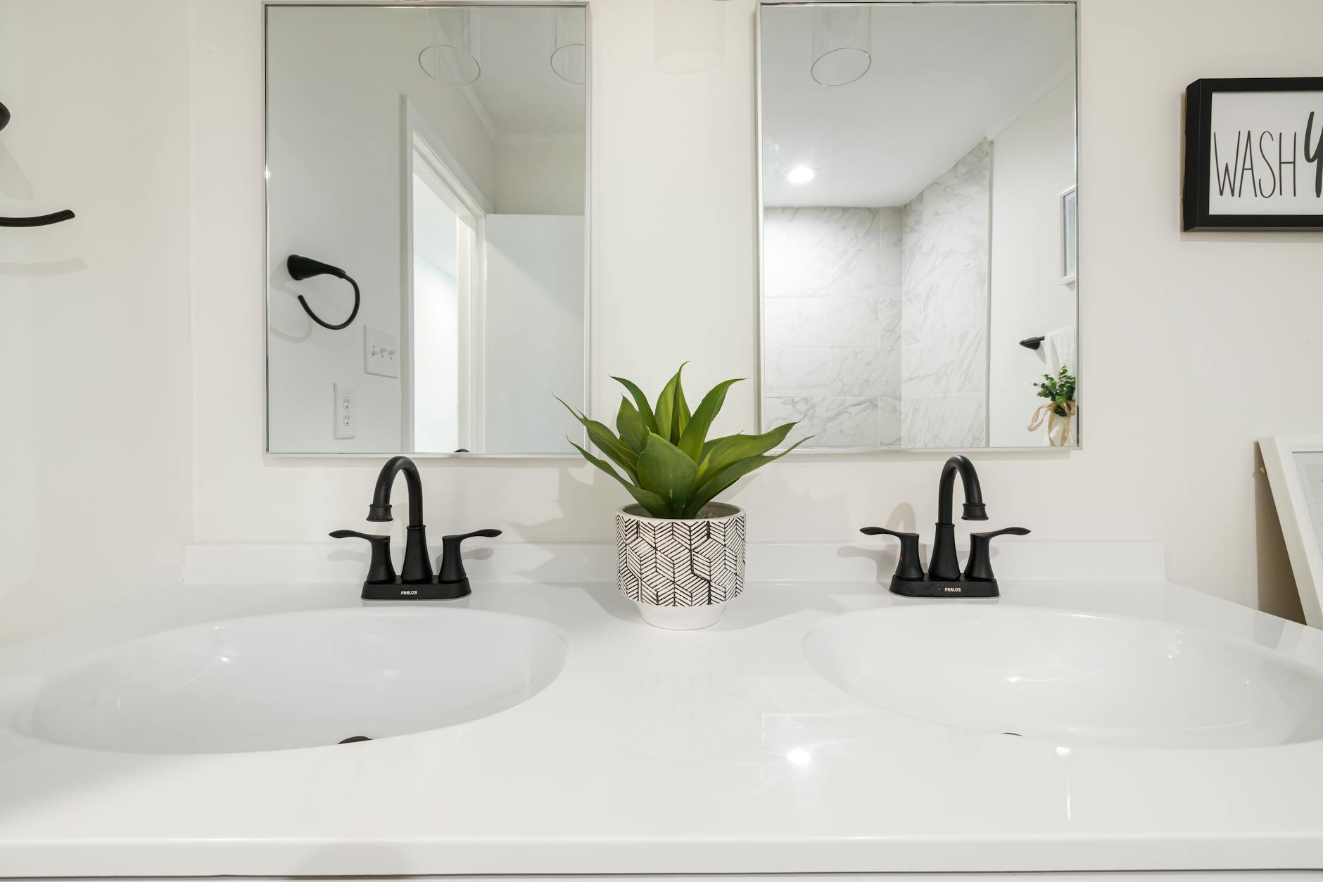 Salle de bain moderne avec meuble vasque, Maison Vasque